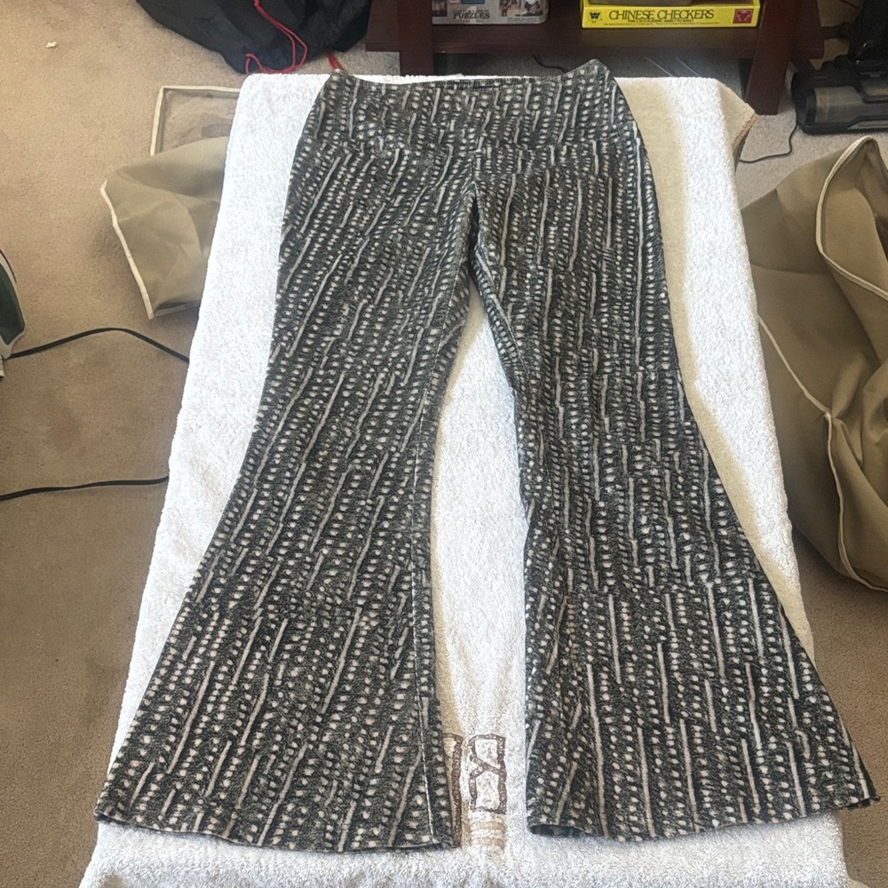 ALA von Auersperc black and White Patterned Flare Pants